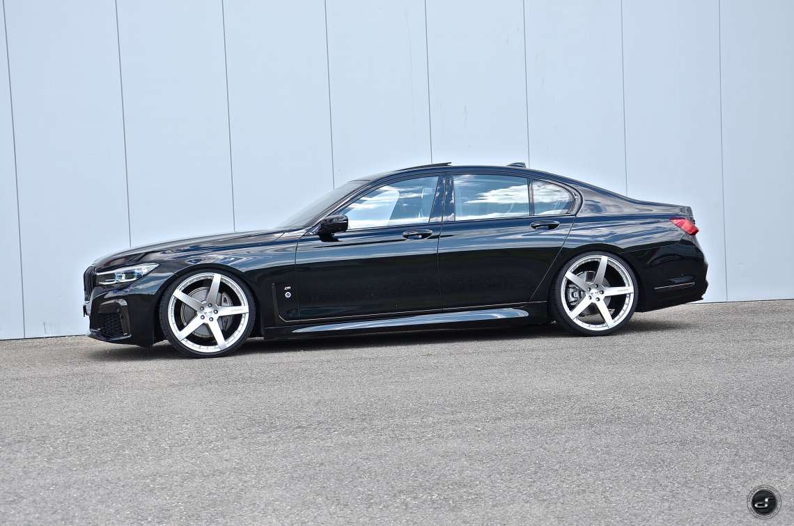 BMW 7 series G11 Facelift on Paragon 22" DSC_3914.jpg