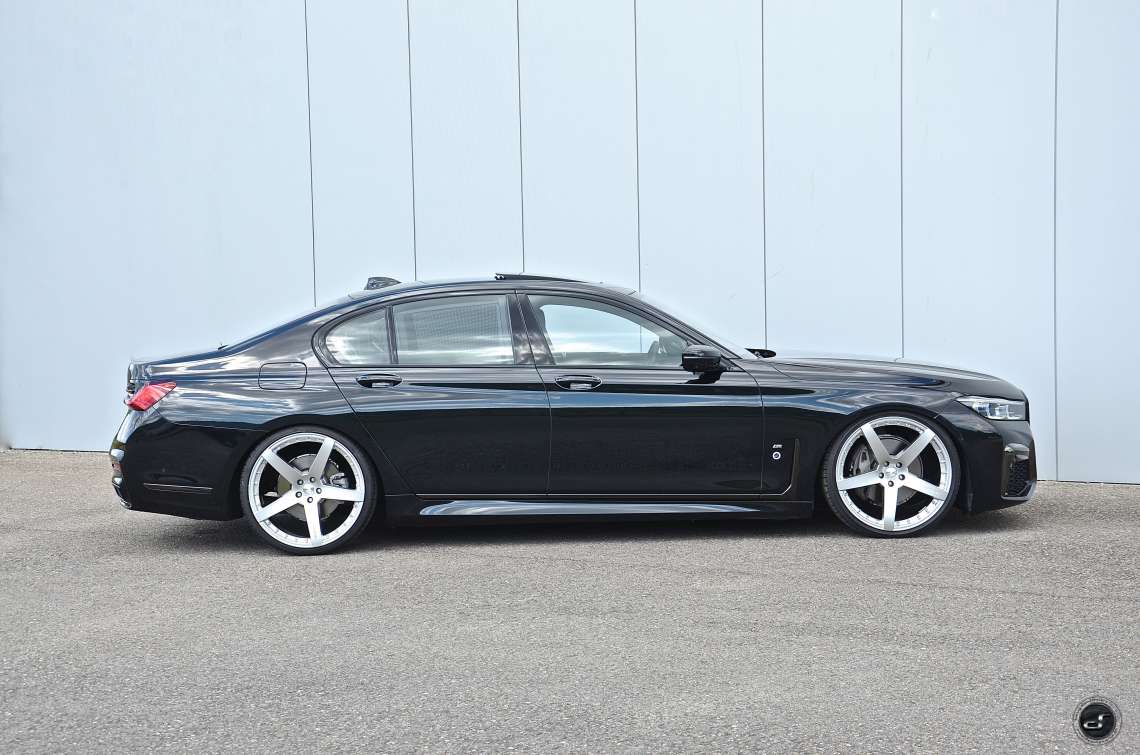 BMW 7 series G11 Facelift on Paragon 22" DSC_3982.jpg