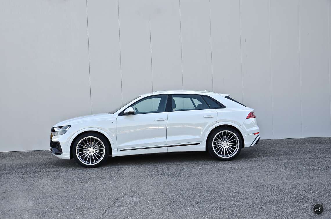 Q8 on 23"  DSC_3881.jpg