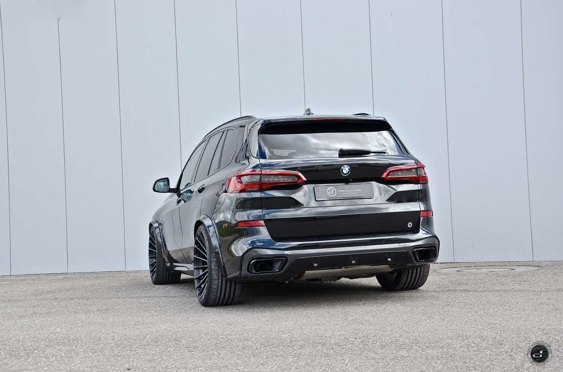 X5 G05 Black on Black  DSC_4522.jpg